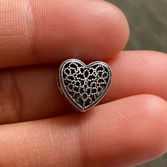 Retired Rare Pandora Filigree & Beaded Heart Charm EUC - Picture 9 of 11